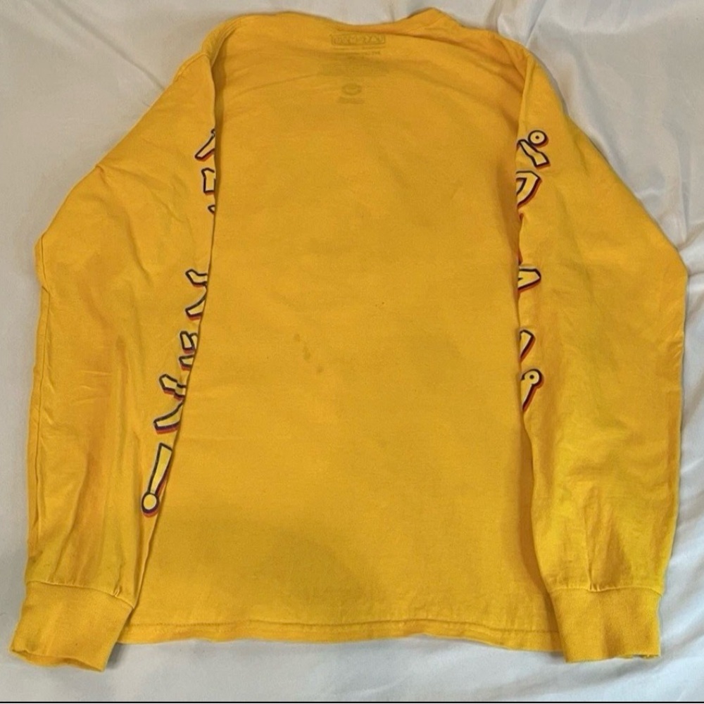 Pacman VTG Style Arcade TShirt Yellow Mens Small Graphic Print Front and Sleeves - Picture 5 of 10